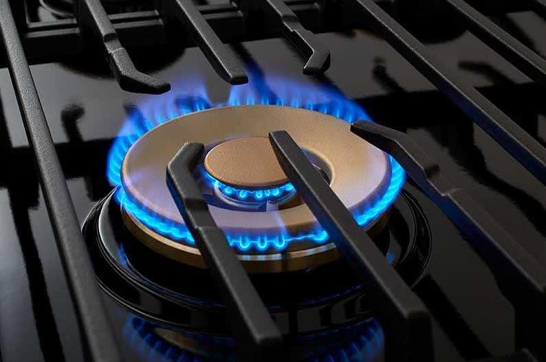Dacor 48 Inch Gas Cooktop with Six Burners and Stainless Finish - DTT48M876PS