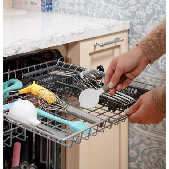 GE 24 Inch Top Control Dishwasher with 3rd Rack, Fingerprint Resistant Stainless - GDT670SYVFS