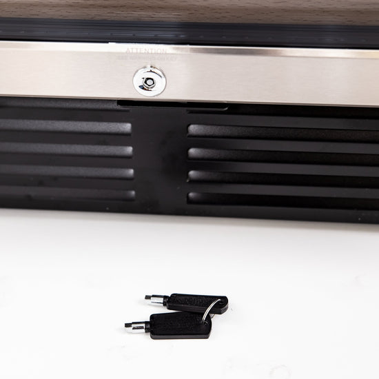 Avanti 50 Bottle Wine Cooler - WCR506SS