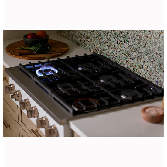 Café 36 Inch Commercial-Style Gas Rangetop with 6 Burners - CGU366P2TS1
