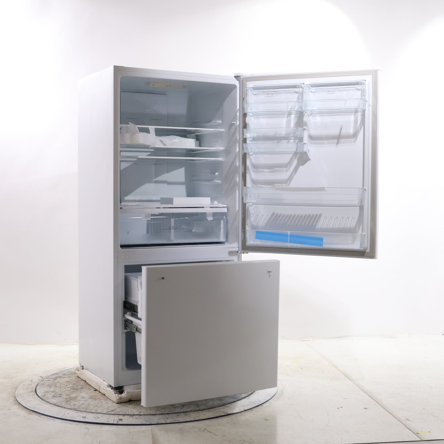 HISENSE BOTTOM FREEZER REFRIGERATOR, WHITE - RB17ND6WE