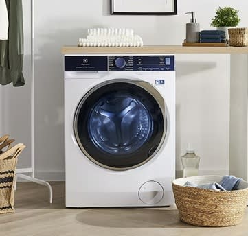 Electrolux 700 Series 4.5 Cu. Ft. Front Load Washer, Matte White - ELFW7738MW