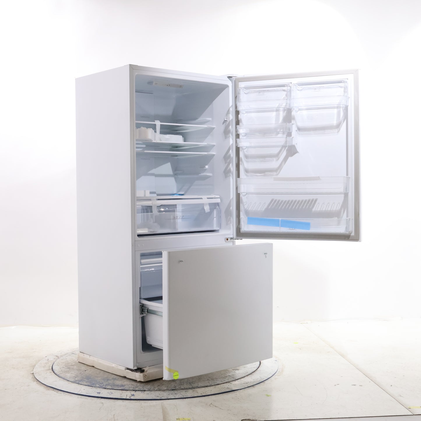 HISENSE BOTTOM FREEZER REFRIGERATOR, WHITE - RB17ND6WE