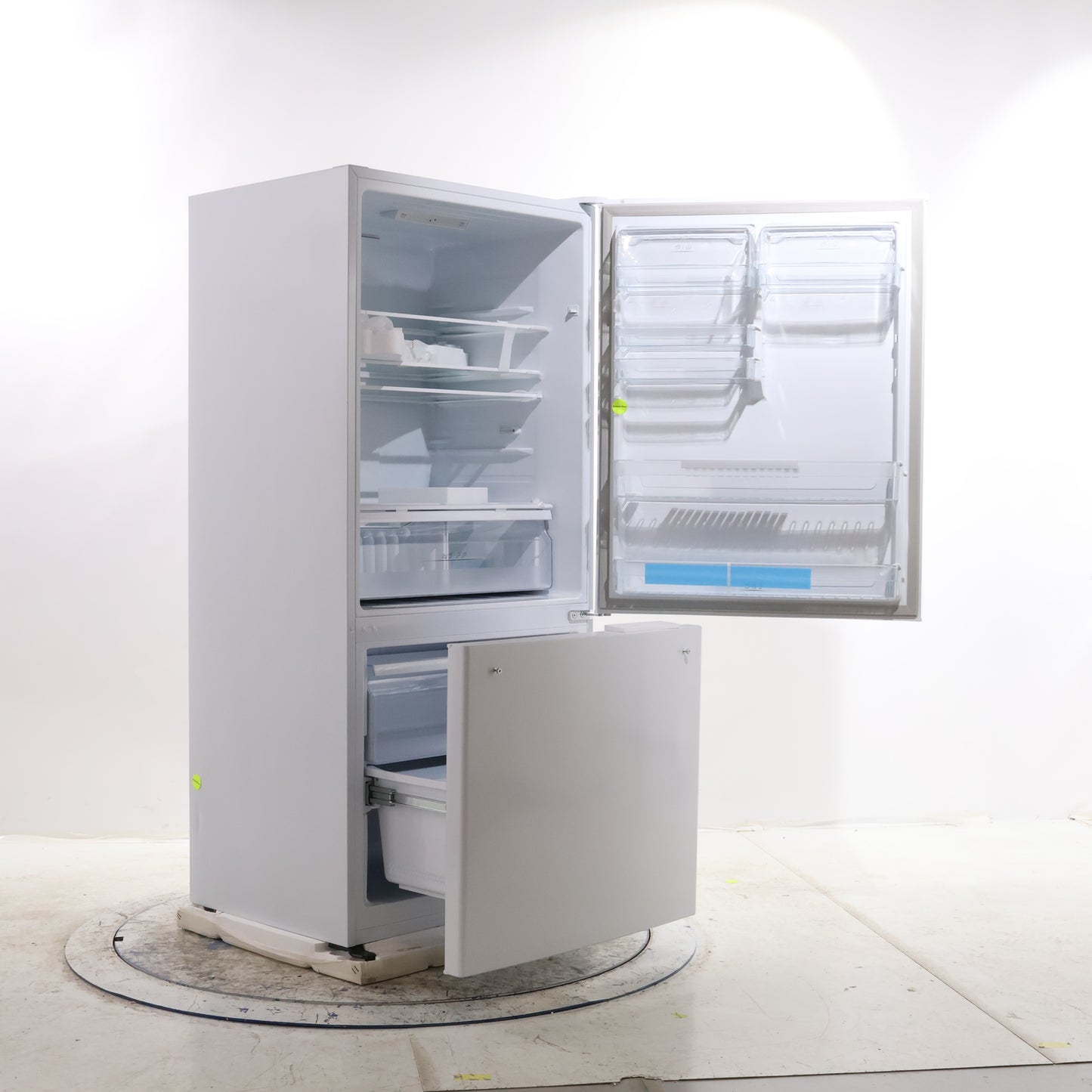 HISENSE BOTTOM FREEZER REFRIGERATOR, WHITE - RB17ND6WE