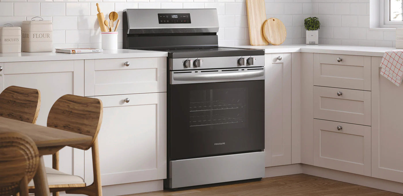 FRIGIDAIRE 30 IN 5.3 CU FT. ELECTRIC FREESTANDING RANGE WITH EVENTEMP COOKTOP - FCRE306CAS